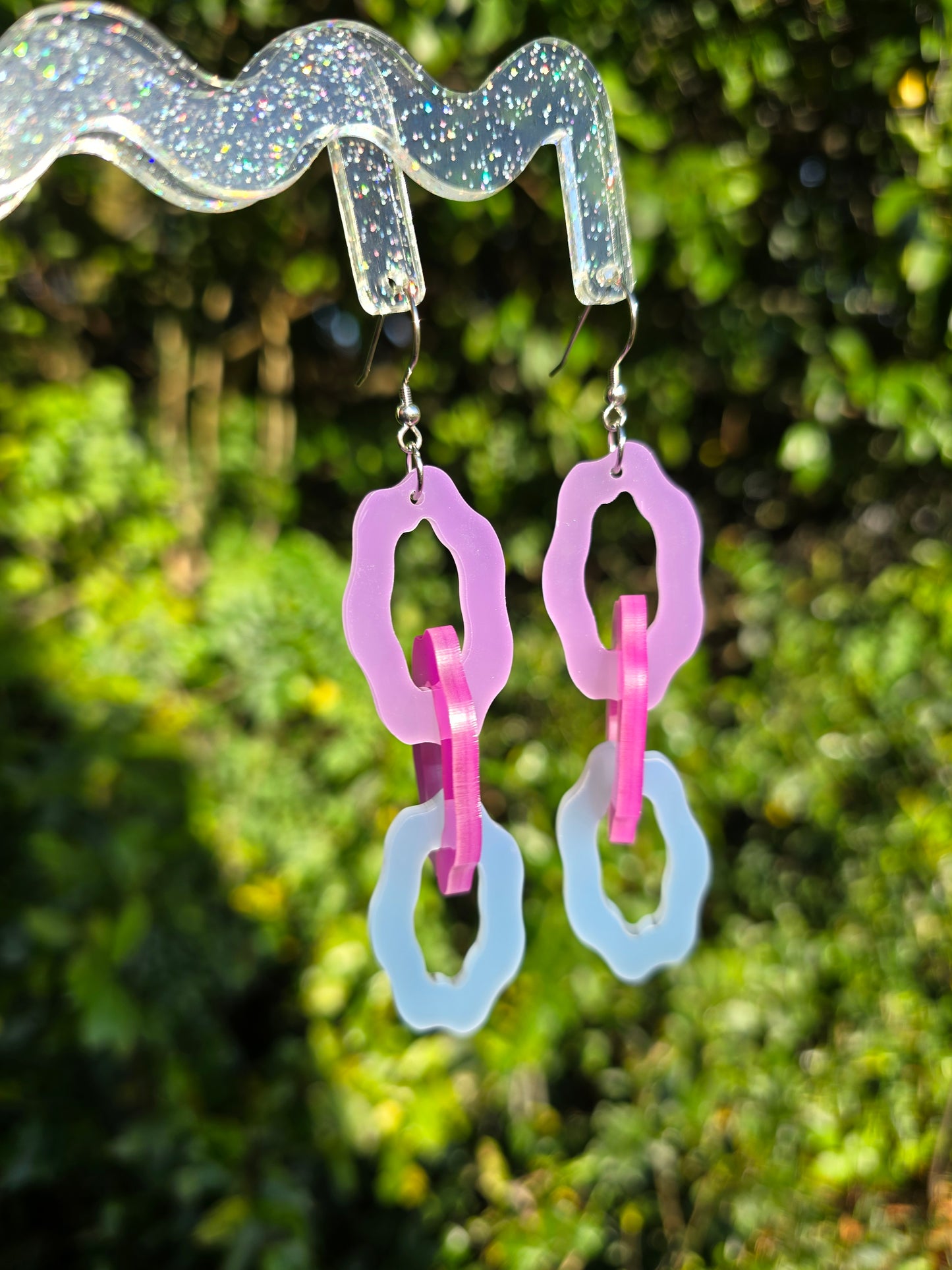 Wavy Links Earrings - UV Reactive