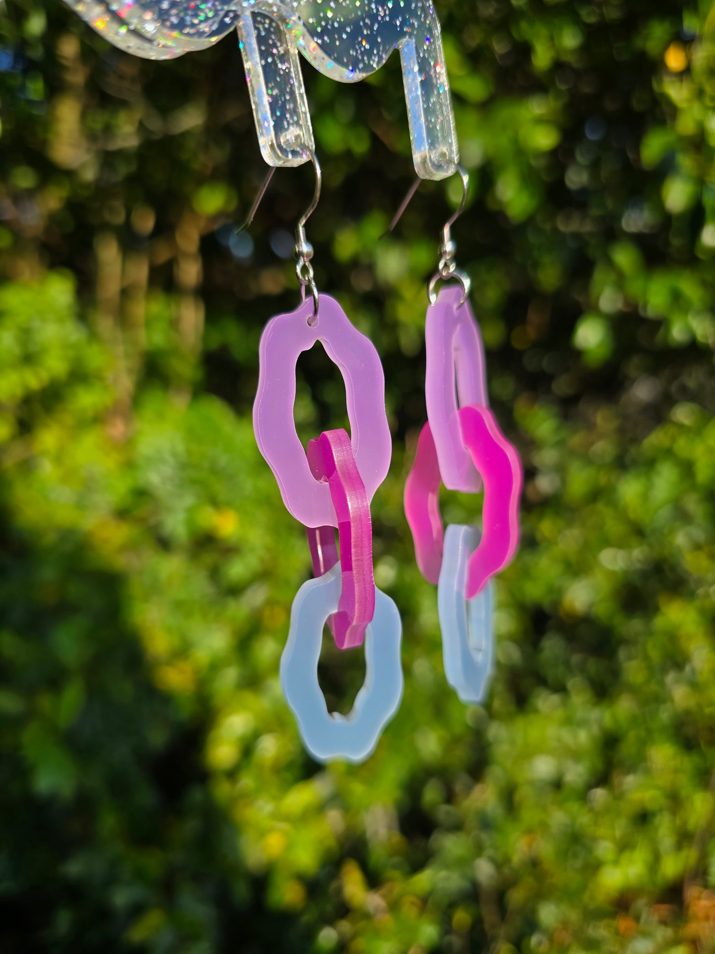 Wavy Links Earrings - UV Reactive
