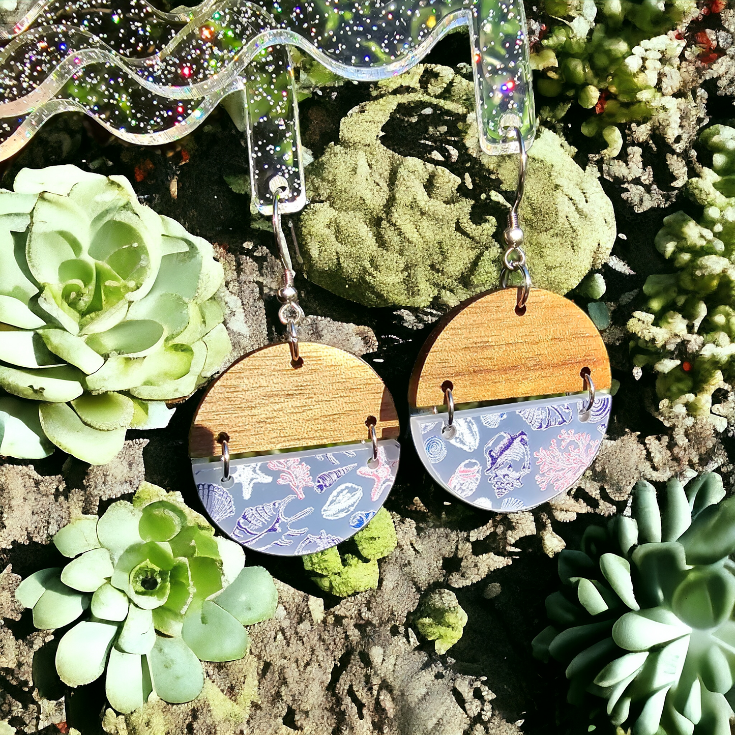 Seashell Split Round Earrings - UV Reactive